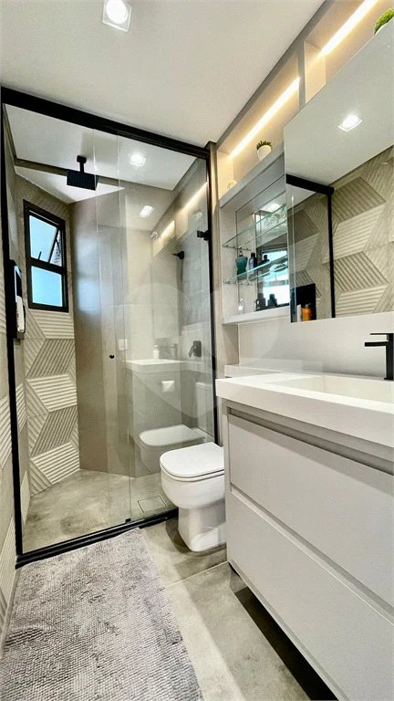 Cobertura à venda na Aclimação de 300m² com 2 vagas.