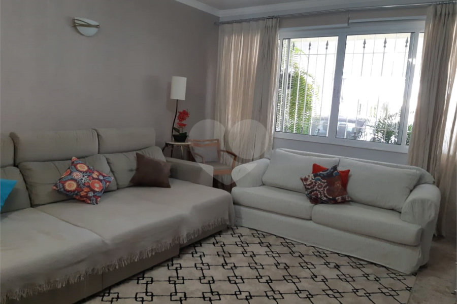 Sobrado à venda com 3 quartos, sendo 1 suíte, em Vila Romero, São Paulo, SP