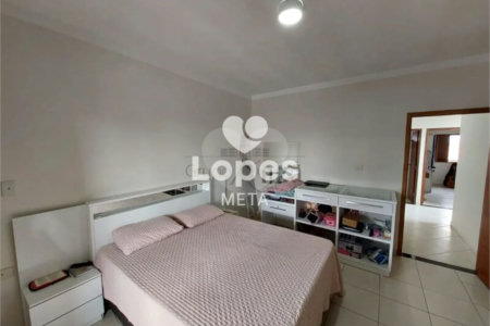 Casa à venda com 3 quartos, sendo 1 suíte,  no condomínio Loteamento Vila Branca, Jacareí - SP