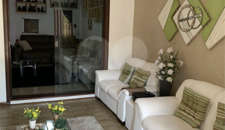 Sobrado à venda com 4 quartos, sendo 3 suítes, em Jardim Alvinópolis, Atibaia, SP