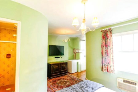 Sobrado à venda com 4 quartos, sendo 1 suíte, em Vila Cordeiro, São Paulo, SP