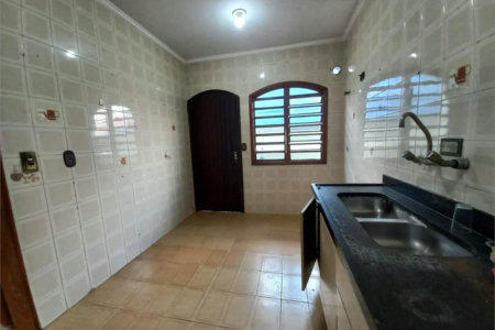 Casa à venda com 3 quartos, sendo 1 suíte, em Jardim das Vertentes, São Paulo, SP