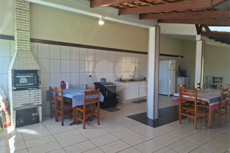 Casa à venda com 3 quartos, sendo 1 suíte,  em Tatetú, Alambari, SP