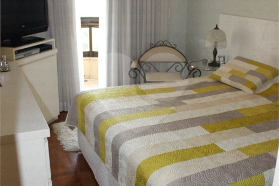 Apartamento à venda com 4 quartos, sendo 3 suítes, em Morumbi, São Paulo, SP