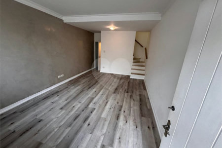 Casa de Vila à venda com 3 quartos, sendo 1 suíte, em Vila Cordeiro, São Paulo, SP