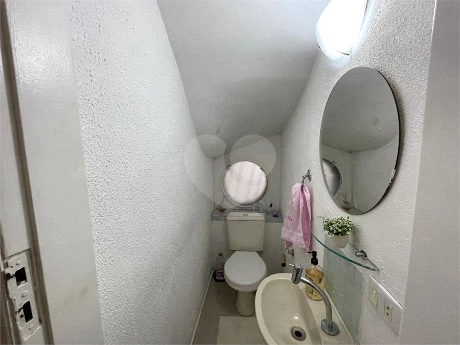 Sobrado à venda com 3 quartos em Quinta da Paineira, São Paulo, SP