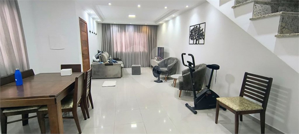 Sobrado à venda com 3 quartos, sendo 1 suíte, em Vila Butantã, São Paulo, SP
