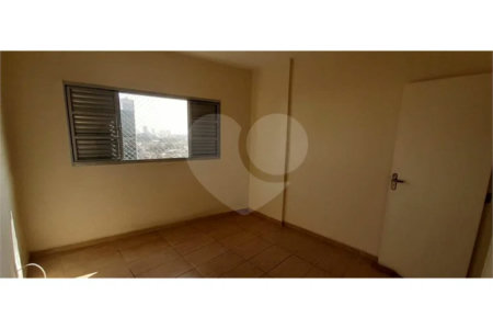 Apartamento - Bom Retiro - 3 dormitórios - 1 banheiro - 1 sala - 1 cozinha