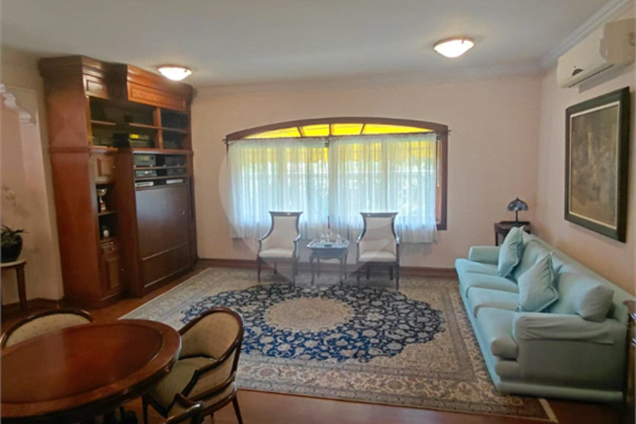 Casa à venda com 4 suítes no condomínio Ville Bourghese, São Paulo - SP