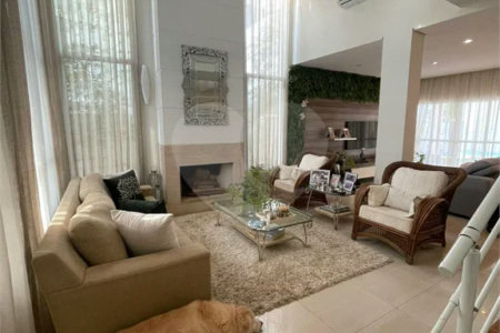 Casa à venda em condomínio fechado em Vinhedo, interior de São Paulo