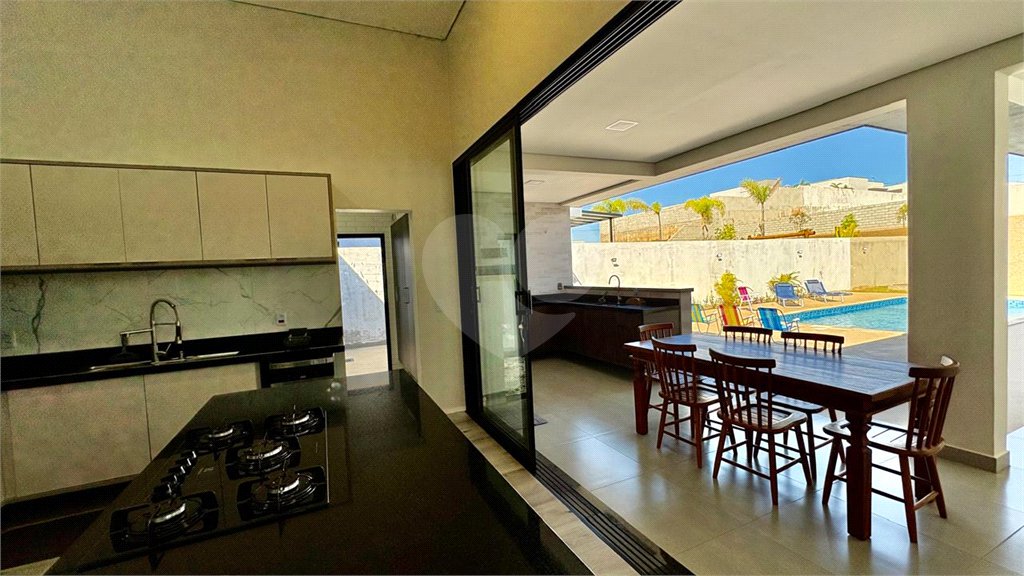Casa à venda com 3 suítes no condomínio Village Ipanema 2, Araçoiaba da Serra - SP