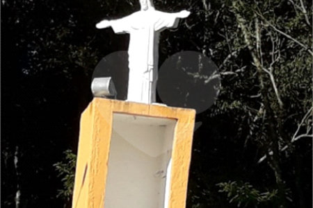 Chácara à venda com 8 quartos, sendo 3 suítes, no Centro, Toledo, MG