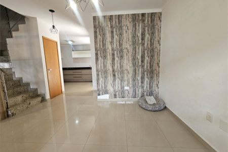 Sobrado à venda com 3 quartos, sendo 1 suíte,  em Vila Nivi, São Paulo, SP