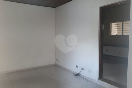 Casa à venda com 4 quartos, sendo 1 suíte, no Centro, São Roque, SP