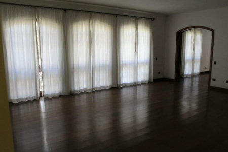 Casa Térrea à venda ou para alugar com 6 suítes em Vila Tramontano, São Paulo, SP