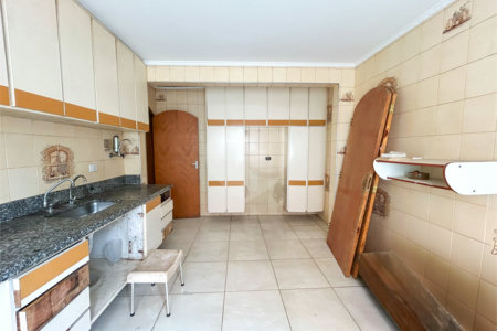 Sobrado à venda com 4 quartos, sendo 3 suítes, em Vila Libanesa, São Paulo, SP