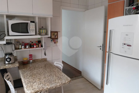 Casa à venda com 3 quartos, sendo 1 suíte, no condomínio Villagio Esperanza, Guarulhos - SP