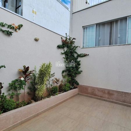 Casa à venda com 3 quartos, sendo 1 suíte, em Residencial Jardins da Catalunha, Atibaia, SP