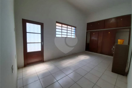 Casa Comercial no Centro.
