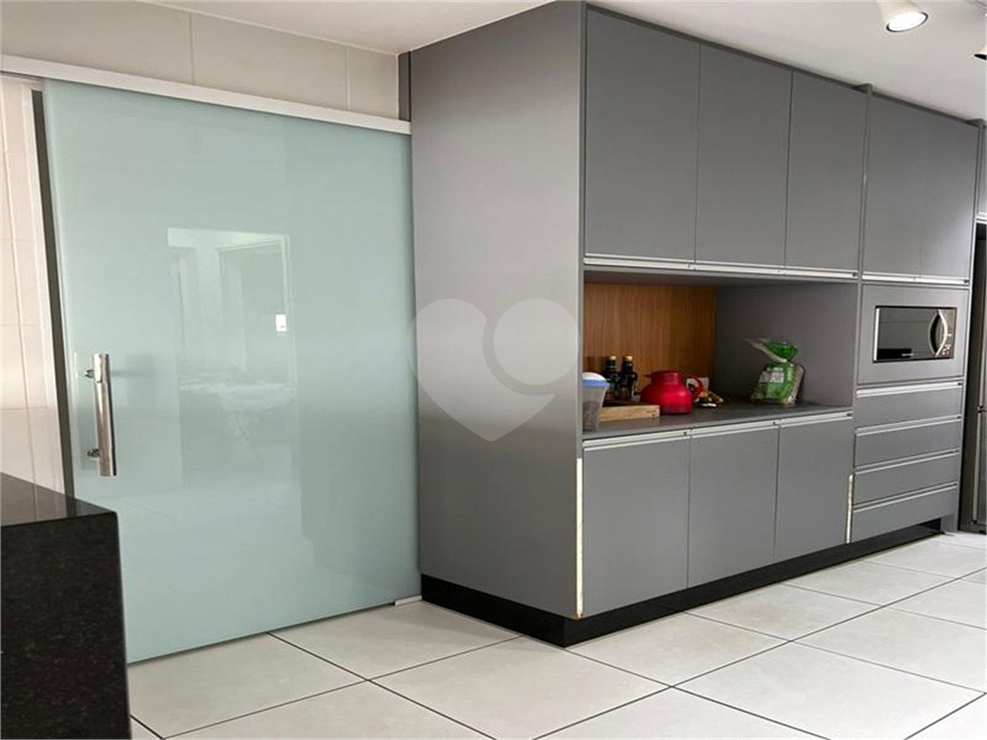 Apartamento à venda com 3 suítes em Jardim Caboré, São Paulo, SP