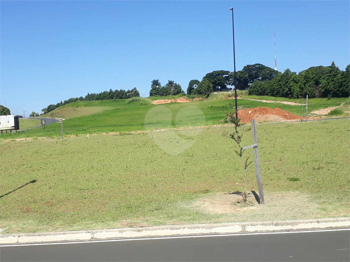 Casa à venda no condomínio Villa dos Pinheiros, Indaiatuba - SP