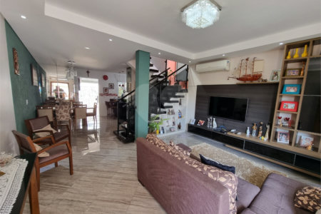 Casa à venda com 3 suítes no condomínio Horto Florestal I, Sorocaba - SP