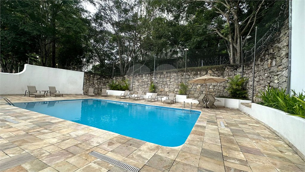 Apartamento à venda com 3 quartos, sendo 1 suíte, em Vila Andrade, São Paulo, SP