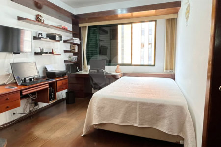 Apartamento à venda com 3 suítes em Moema, São Paulo, SP