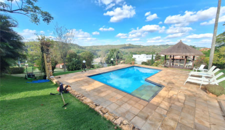 Casa à venda com 3 suítes no condomínio Chácaras do Lago, Vinhedo - SP