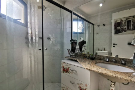 Apartamento à venda com 3 quartos, sendo 1 suíte,  em Vila Andrade, São Paulo, SP