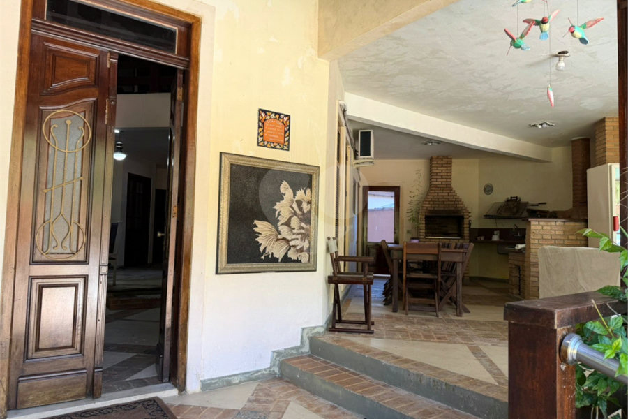 Casa à venda com 6 suítes em Massaguaçu, Caraguatatuba, SP