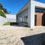 Casa para alugar com 3 quartos, sendo 1 suíte, no condomínio Chácaras Brasil, Atibaia - SP