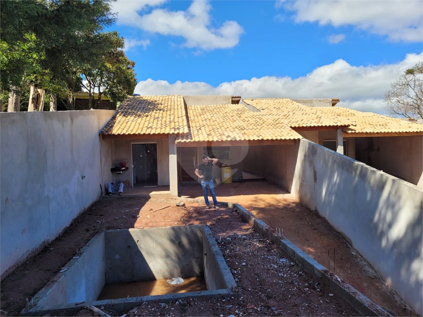 Casa à venda com 3 quartos, sendo 1 suíte, no condomínio Vale dos Gansos, Mairiporã - SP