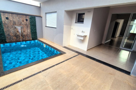 Casa à venda com 3 quartos, sendo 1 suíte, no condomínio Horto Florestal Villagio, Sorocaba - SP