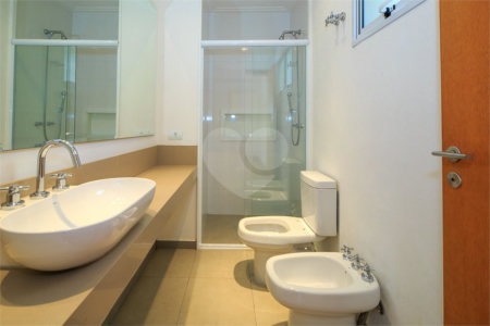 Casa Térrea à venda com 3 quartos, sendo 1 suíte, em Alto da Boa Vista, São Paulo, SP
