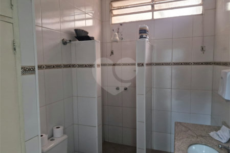 Sobrado à venda com 3 quartos, sendo 1 suíte,  em Parque São Jorge, São Paulo, SP
