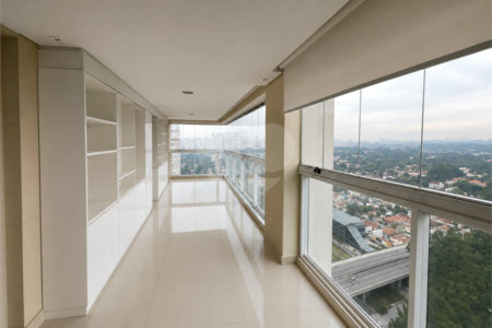 Apartamento à venda com 3 suítes em Campo Belo, São Paulo, SP