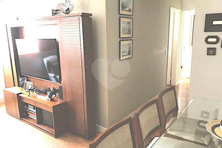 Apartamento à venda com 3 quartos, sendo 1 suíte, em Cerqueira César, São Paulo, SP