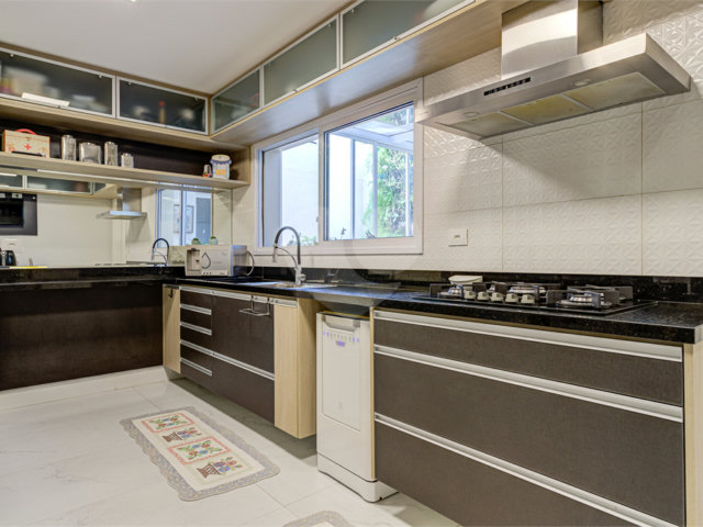 Casa à venda com 4 quartos, sendo 2 suítes,  no condomínio Residencial Terras Altas, São Paulo - SP