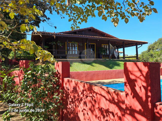 Casa à venda com 4 quartos, sendo 3 suítes,  no condomínio Residncial Euroville, Carapicuíba - SP