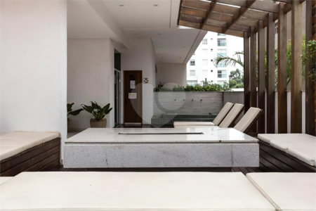 Apartamento à venda com 2 quartos, sendo 1 suíte,  em Vila Olímpia, São Paulo, SP
