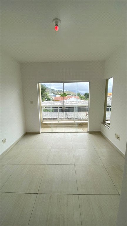 Triplex à venda com 2 quartos, sendo 1 suíte, em Parque dos Eucaliptos, Sorocaba, SP