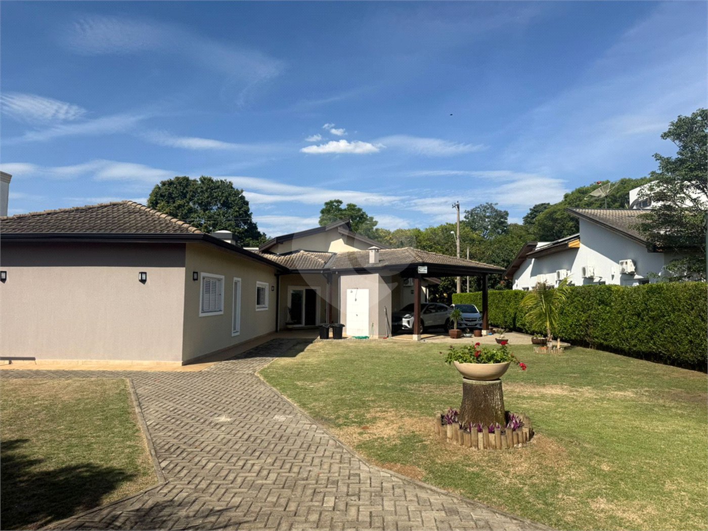 Casa à venda com 3 suítes no condomínio Terras de Mont Serrat, Salto - SP
