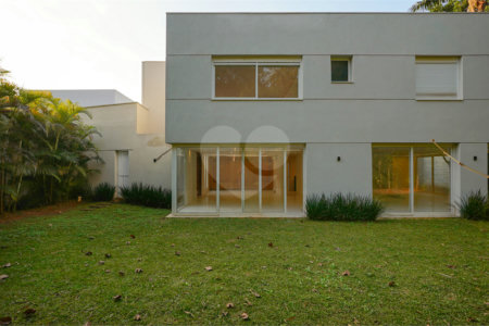 Casa para alugar com 4 suítes no condomínio Hípica Garden, São Paulo - SP