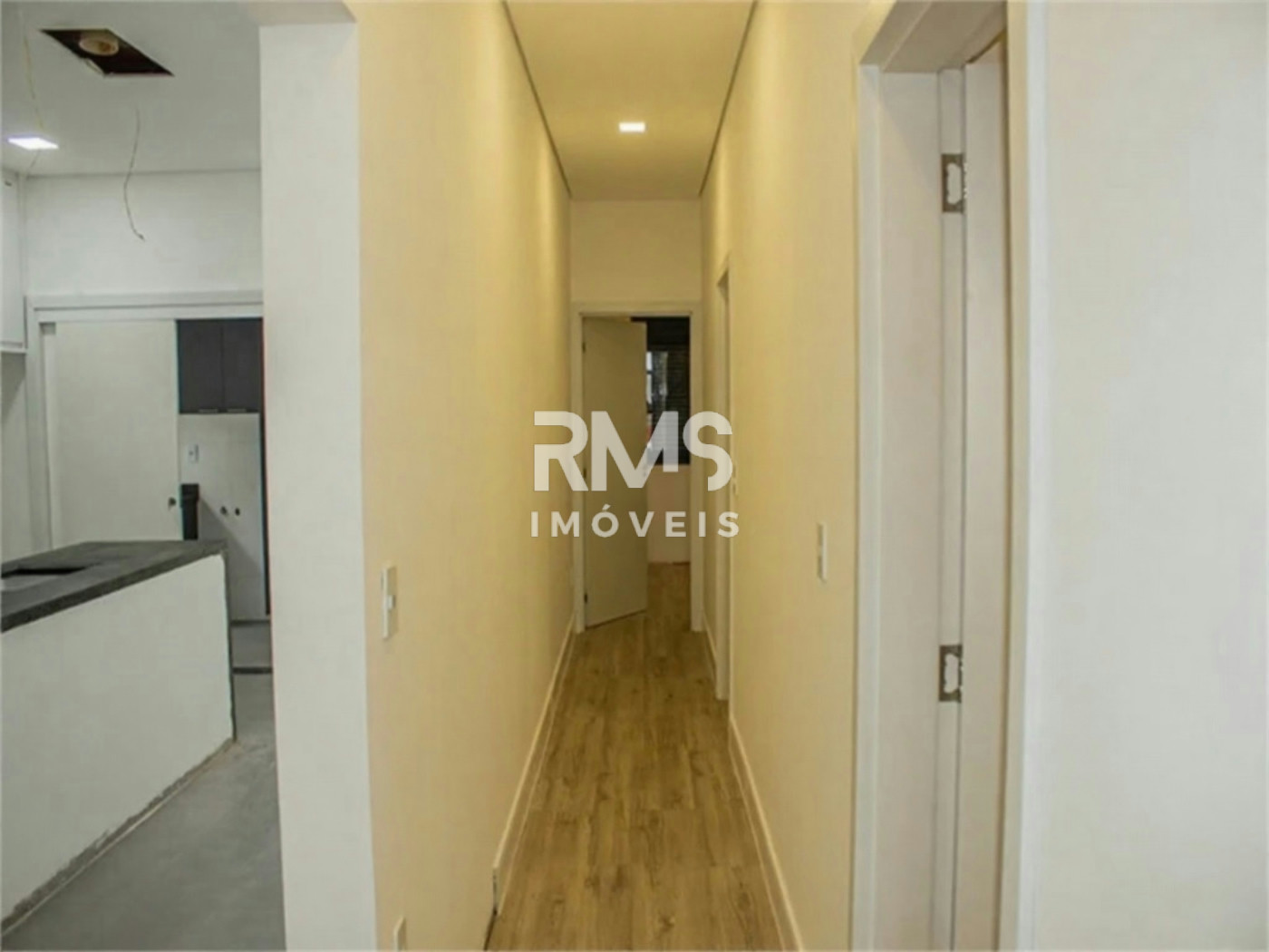 Casa à venda com 3 suítes no condomínio Residencial Central Parque, Salto - SP