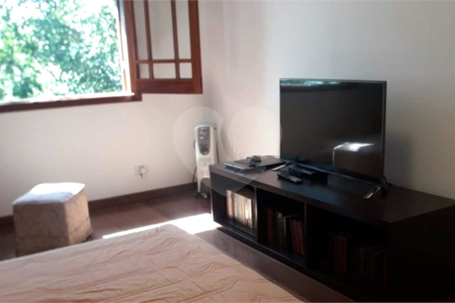 Casa à venda com 3 quartos, sendo 4 suítes,  no condomínio Alpes da Cantareira, Mairiporã - SP