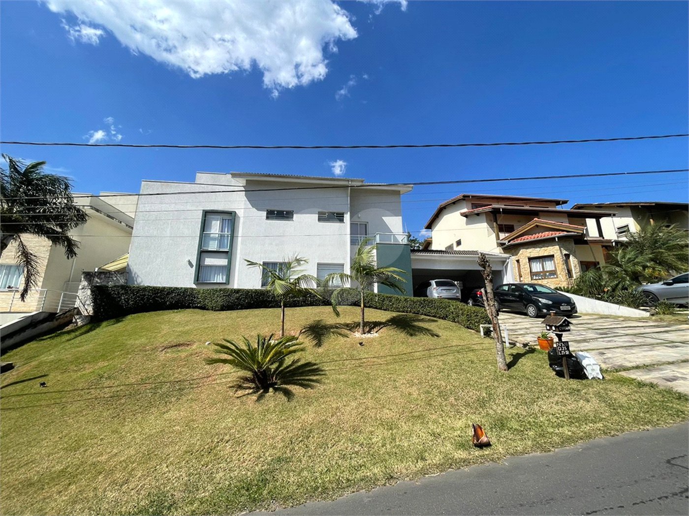 Casa à venda com 4 suítes no condomínio Aruã Lagos, Mogi das Cruzes - SP