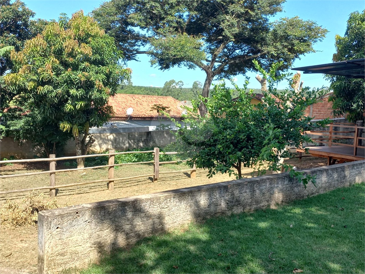 Casa à venda com 2 quartos em Vila Matias, Alambari, SP