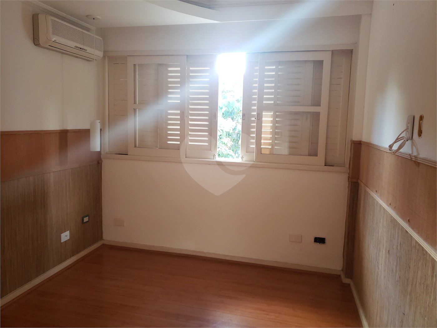 Casa à venda com 4 quartos, sendo 1 suíte,  em Vila Oliveira, Mogi das Cruzes, SP
