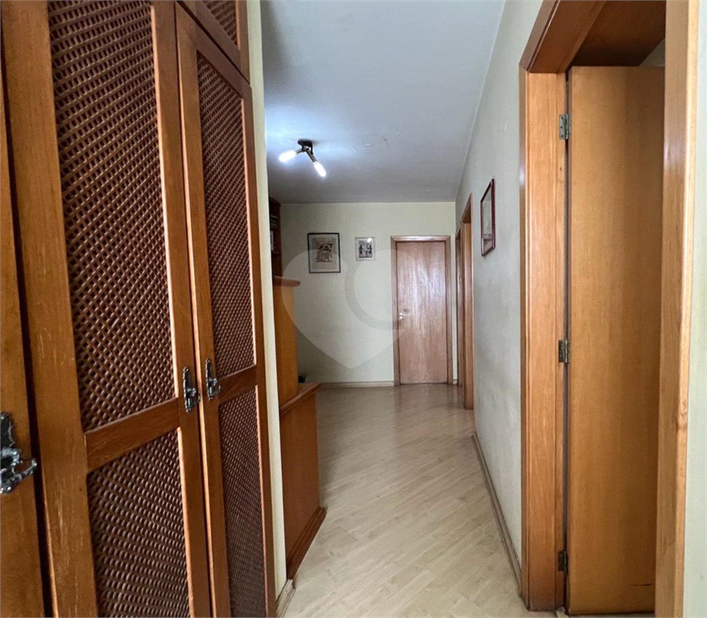 Casa à venda com 4 quartos, sendo 1 suíte, em Jardim das Vertentes, São Paulo, SP